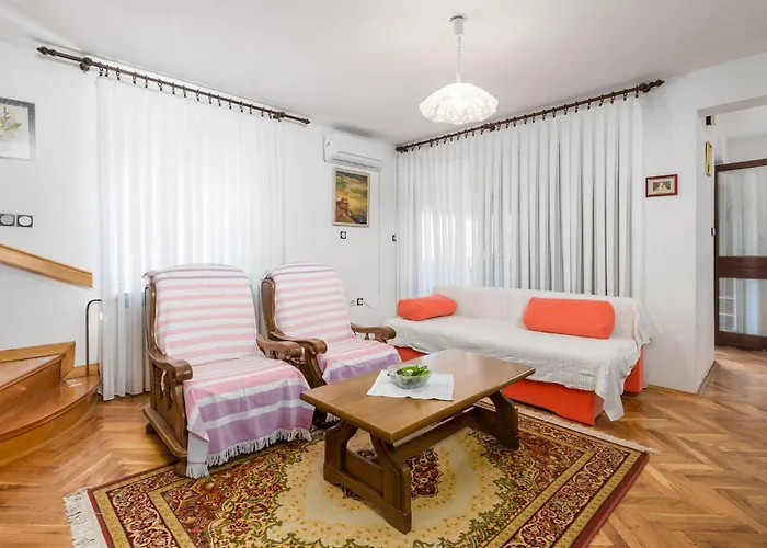 Dom wakacyjny 3 Bedroom In Barbat na Rabu