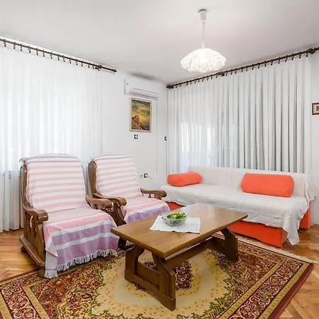 Ferienhaus Front In Barbat na Rabu